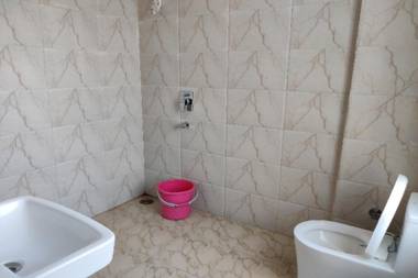 OYO 81176 Hotel Laksh