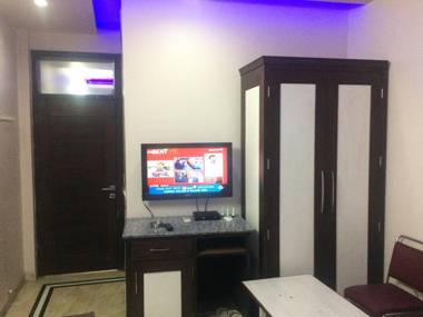 HOTEL LEELA RESIDENCY