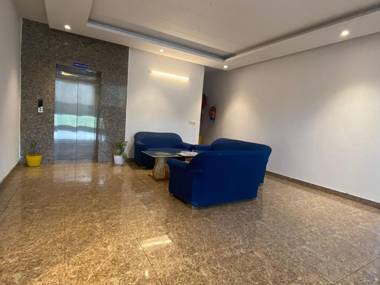 White Rock Hotel By WB Inn