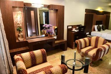 Hotel Ravisha Continental