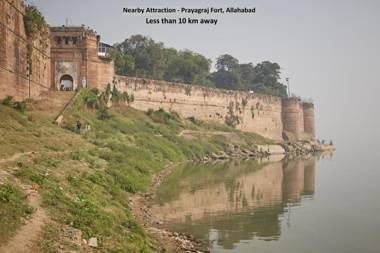 OYO 13097 Lukergunj Holidays