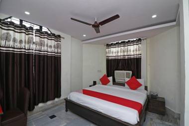 OYO Flagship 18363 New Shanti Hotel