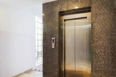 Capital O 49024 Aryavart Hotel