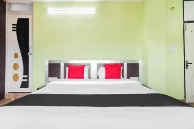 Capital O 49024 Aryavart Hotel