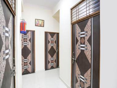 OYO 77842 Triveni Darshan