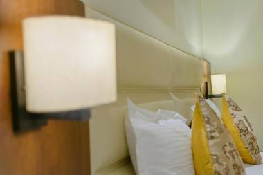 Hotel Hira Inn-10mins From Railway Station & Bus Station