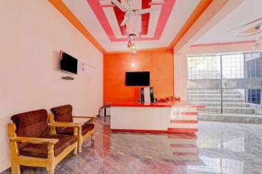 OYO 87863 Heaven Palace