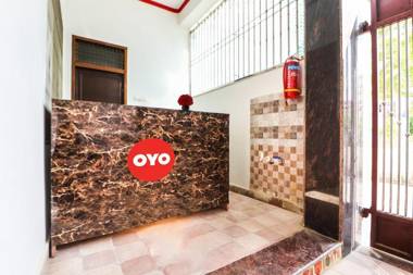 OYO Flagship 91746 Crown Guest House