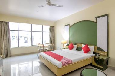 Collection O 27830 Hotel Green Forest