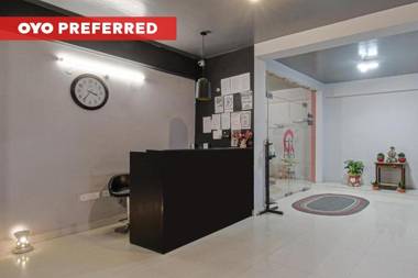 OYO Townhouse 404 Vidya Vihar