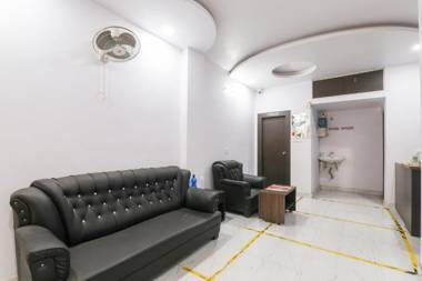 Capital O 78105 Hotel Figtree Premier