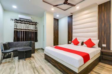 OYO 75217 Hotel Navya Grand