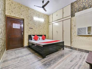 OYO Flagship 80252 Hotel Pearl