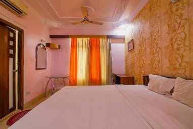 FabExpress Superior Nesh Inn