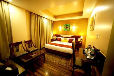 The Red Velvet Hotel Samarpan