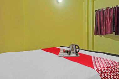 OYO 90860 Hotel Imperial Inn