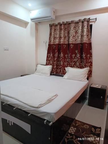 Hotel Maharaja Galaxy By WB Inn