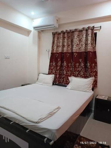 Hotel Maharaja Galaxy By WB Inn