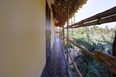 OYO 87066 Smiley Beach Cottages