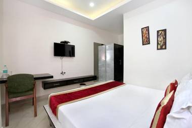 OYO 7100 Hotel Crossroads