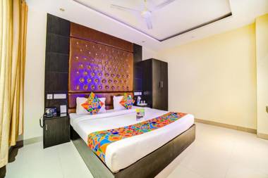 FabHotel Diamond Zirakpur - Fully Vaccinated Staff