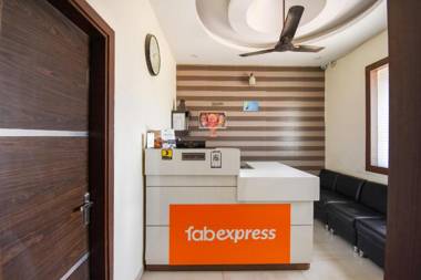 OYO 15947 Hotel Prabhat