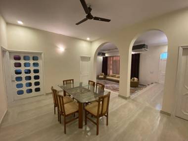 Casa Fiesta- City getaway perfect for parties