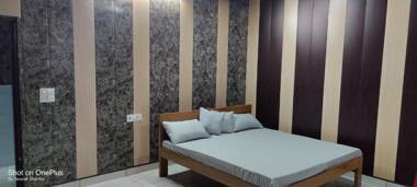 OYO HOME 82080 Foodway Hub