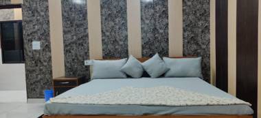 OYO HOME 82080 Foodway Hub