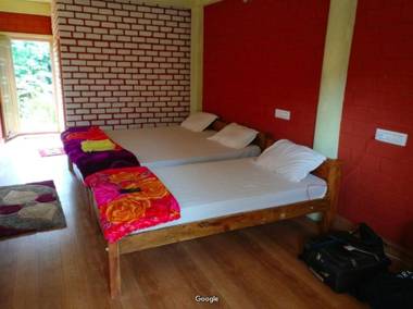 Vamoose Stream Edge Homestay