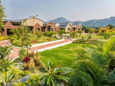 Saj By The Lake - Malshej Ghat Hotel
