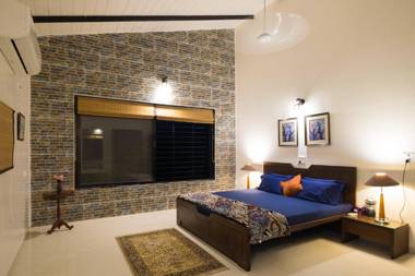 SaffronStays Mega Farms