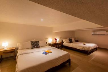 StayVista at Sunset on the Lake & Heated Pool