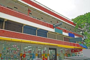 OYO 90284 Majestic Stays