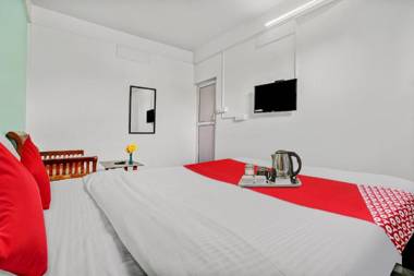 OYO 90284 Majestic Stays