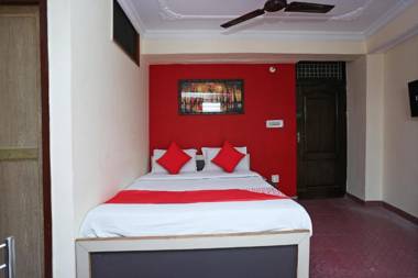 OYO 39830 Hotel Esquire