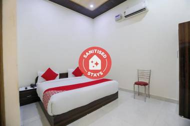 OYO 71380 Hotel Viom