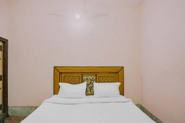 SPOT ON 78690 Hotel Meet