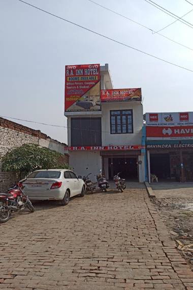 OYO 84018 Ra Inn Hotel