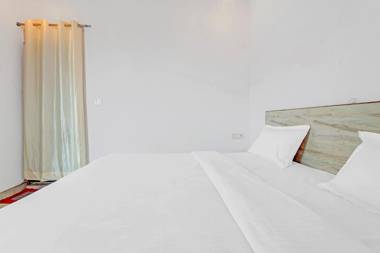 OYO 86016 Hotel Larissa