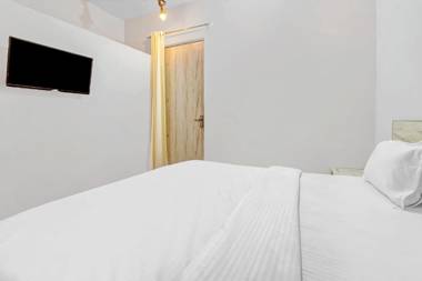 OYO 86016 Hotel Larissa