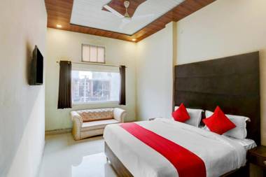 OYO 86157 Hotel Haveli Inn