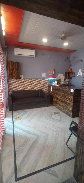 OYO 87433 New Alaska