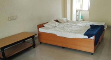 OYO 91084 Viraj Hotel