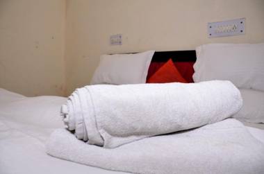 POP 90777 Hotel Heaven