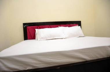 POP 90777 Hotel Heaven