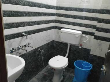 POP 91333 Hotel Nishant Residency