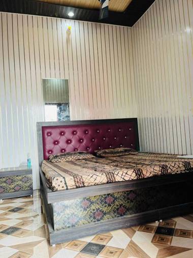 POP 89965 Om Satguru Vaishno Hotel