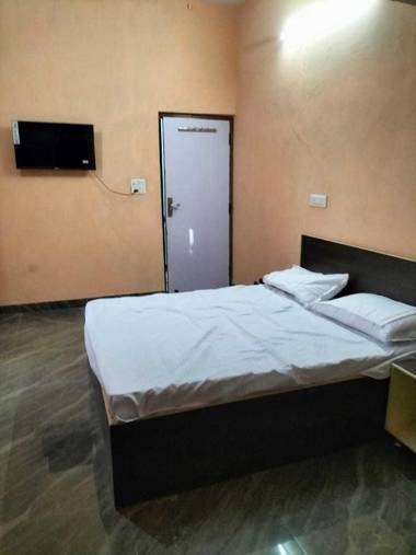 SPOT ON 92939 Vs White House