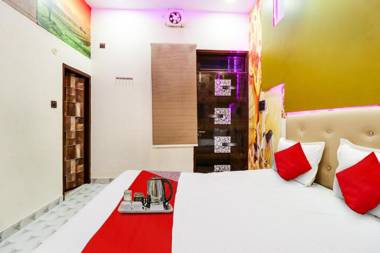 OYO 90382 Hotel S Chandra